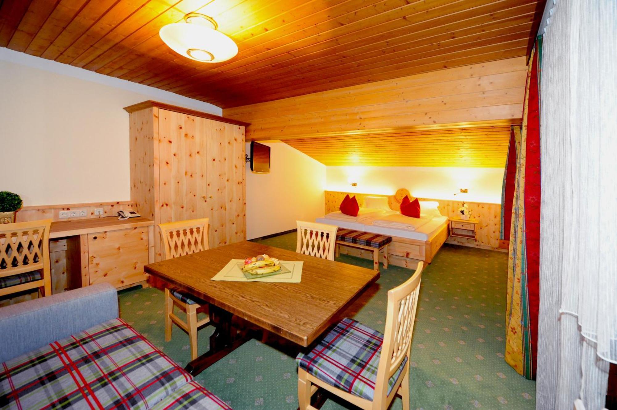 Ski In Ski Out Hotel Unterellmau Saalbach-Hinterglemm Quarto foto
